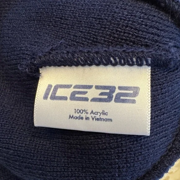 Seattle Kraken ICE32 Navy & Ice Blue Pom Beanie - Picture 3 of 3